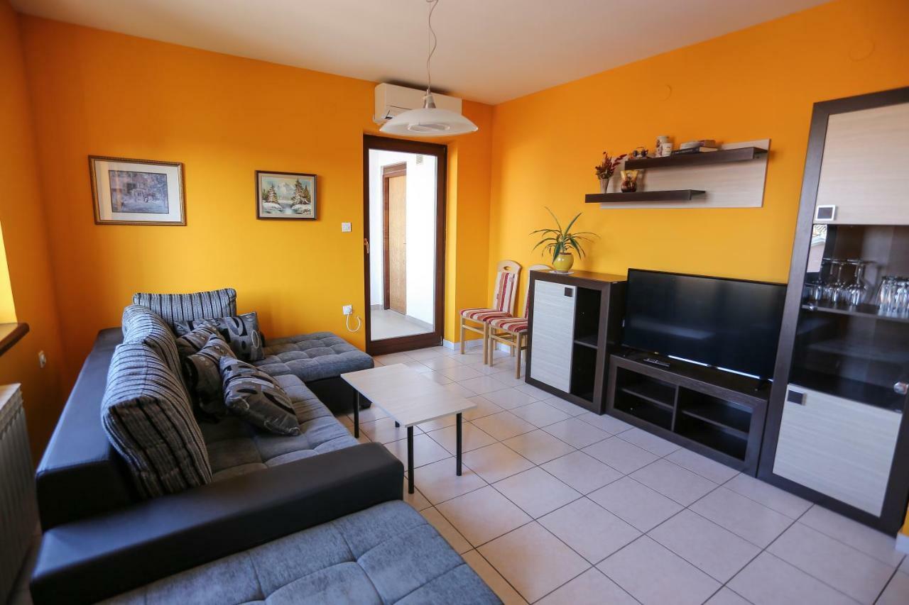 Apartment Sunny Place Pula Dış mekan fotoğraf